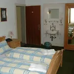Otel Quellenhof 2*