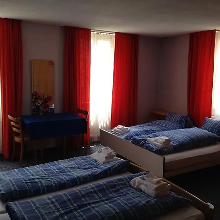 Hotel Quellenhof 2*